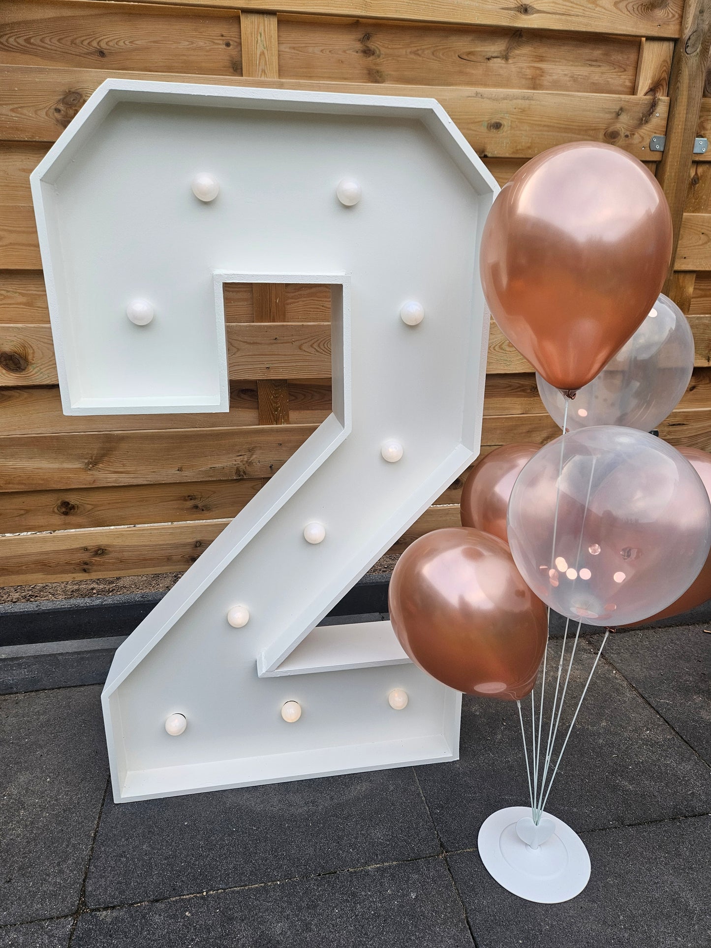 Lichtcijfer_2_feestdecoratie_verjaardag-tehuur-arnhem