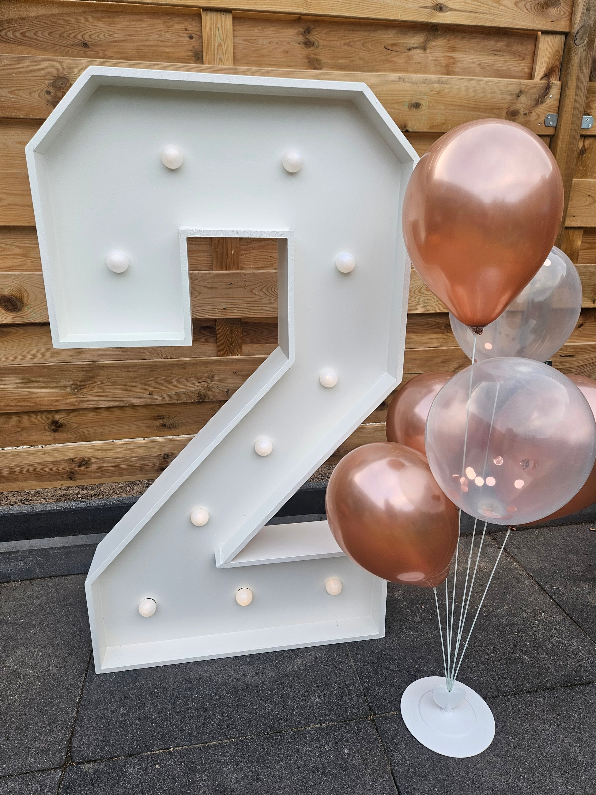 Lichtcijfer_2_feestdecoratie_verjaardag-tehuur-arnhem
