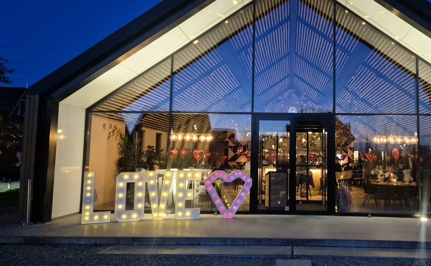 Love_lichtletters_verhuur_bruiloft-tehuur-arnhem